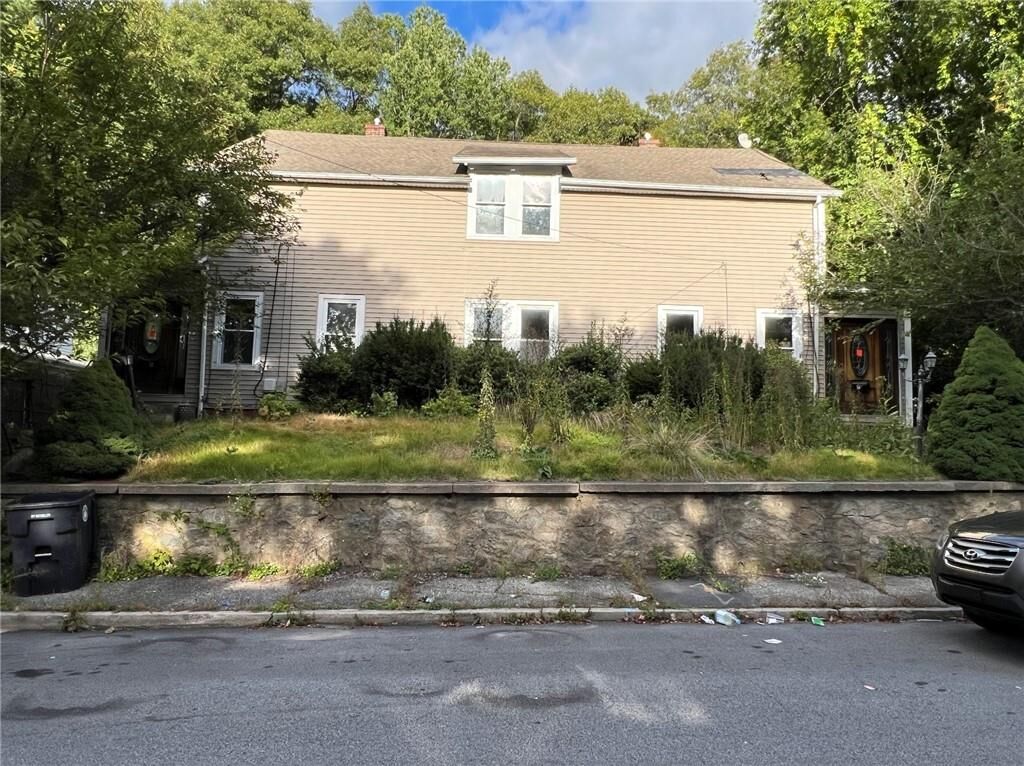 Property Photo:  5 S Larchmont Street  RI 02911 