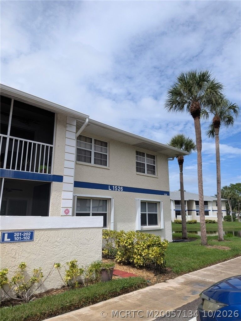 Property Photo:  1526 SE Royal Green Circle 101  FL 34952 