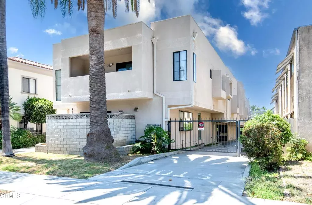 Property Photo: 929 S Marengo Avenue 3 CA 91106