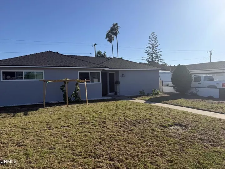 Property Photo:  722 W Robert Avenue  CA 93030 