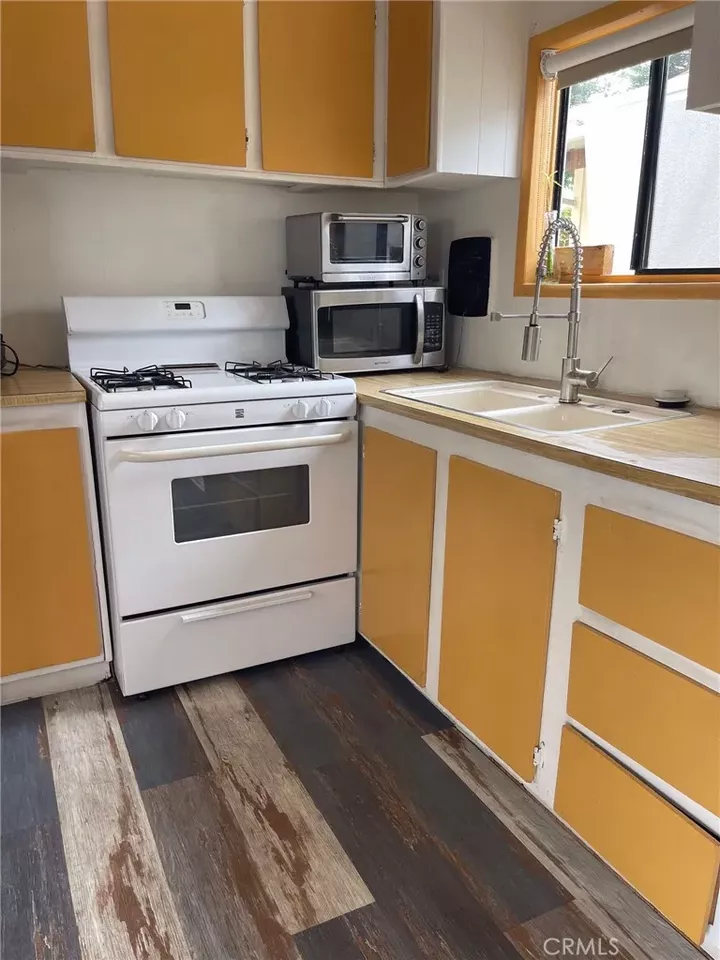 Property Photo:  11250 Playa 108  CA 90230 
