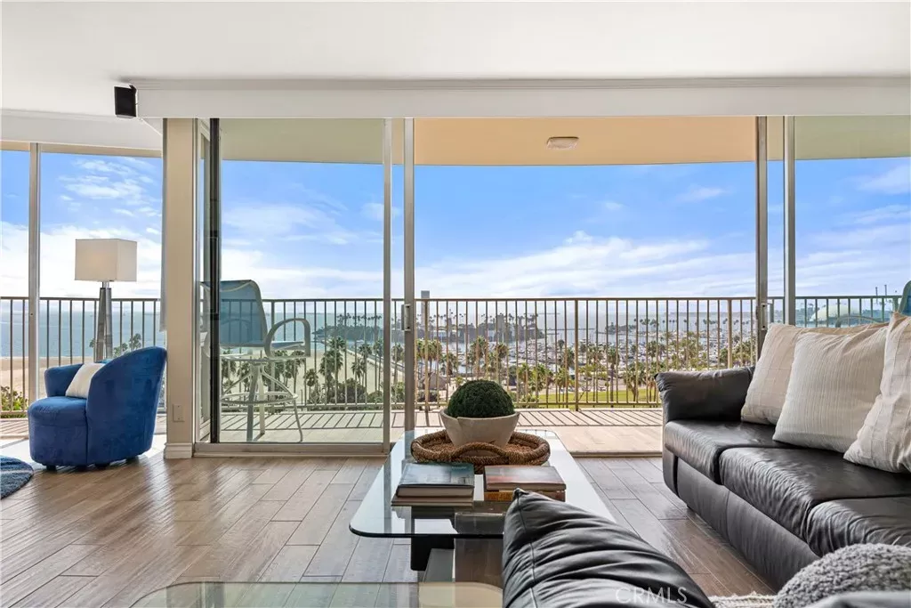 Property Photo: 700 E Ocean Boulevard 1206 CA 90802