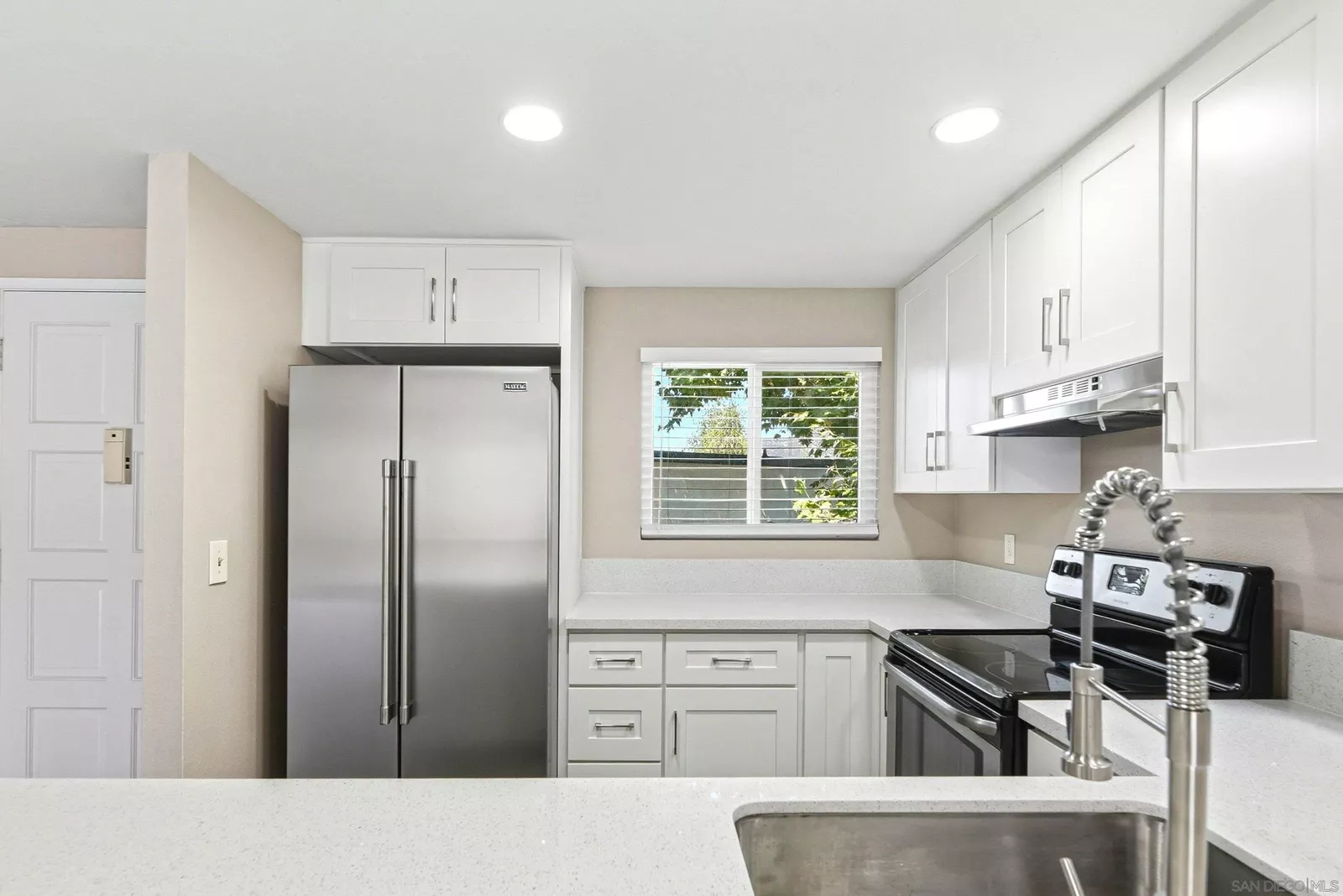 Property Photo:  8775 Navajo Rd 7  CA 92119 