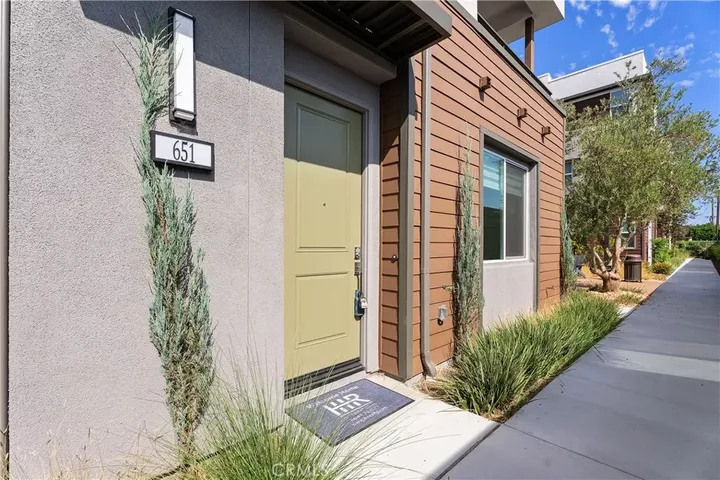 Property Photo:  651 S Lyon Street  CA 92705 