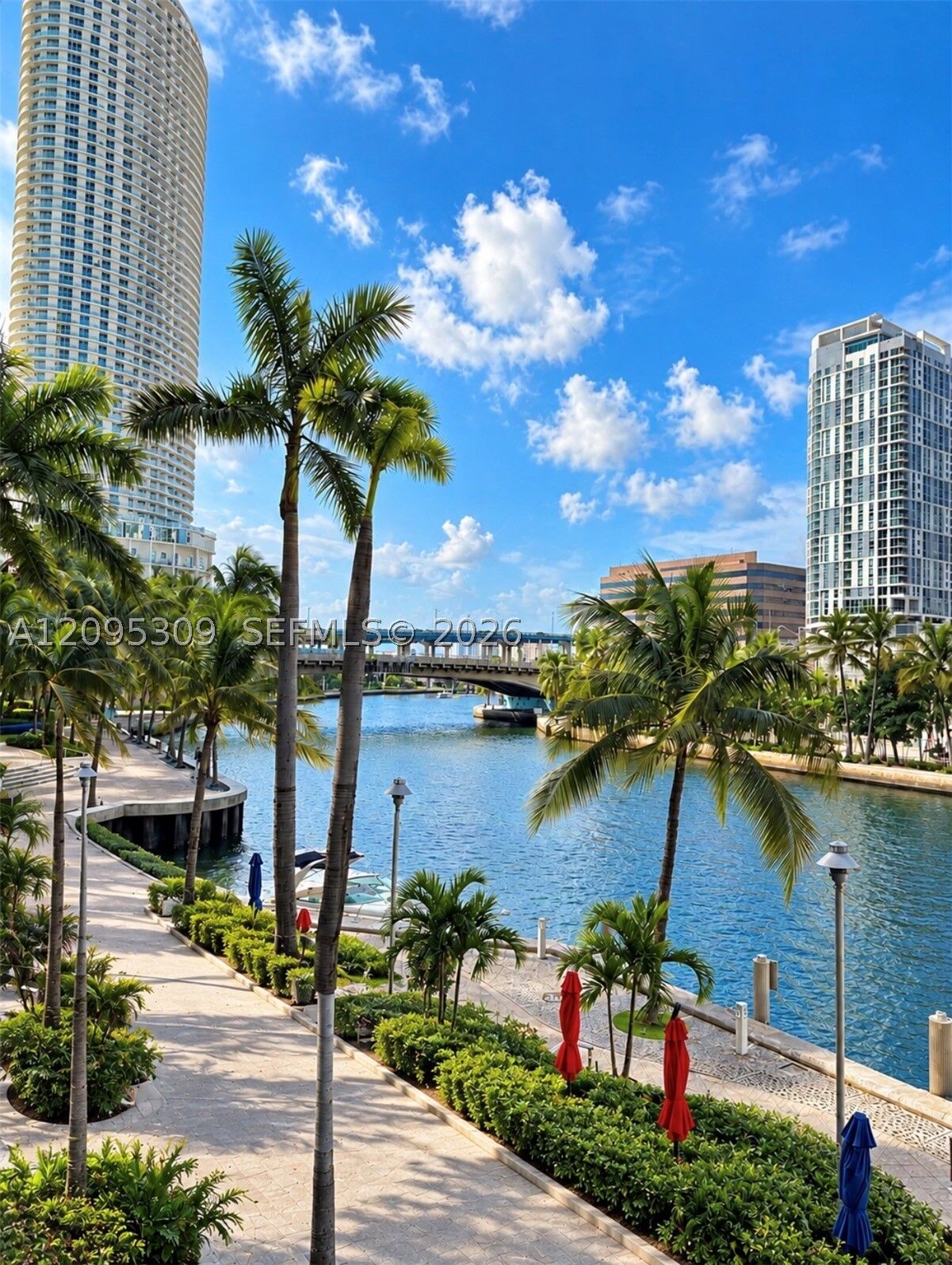 Property Photo:  690 SW 1st Ct 305  FL 33130 