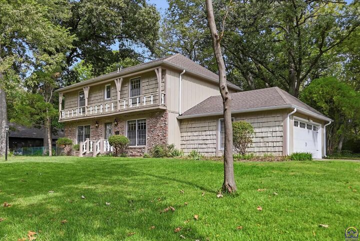 Property Photo:  3540 SW Oak Pkwy  KS 66614 