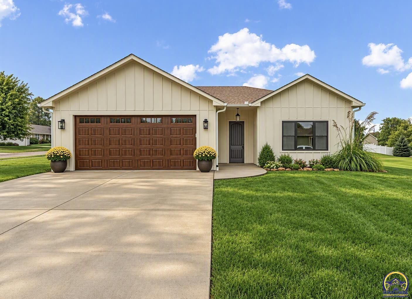 Property Photo:  4100 SE 33rd St  KS 66605 