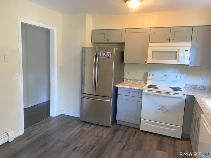 Property Photo:  20 Heritage Place  CT 06606 