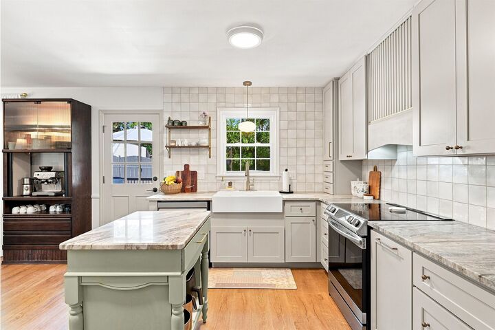 Property Photo: 109 Stonehenge Court SC 29687
