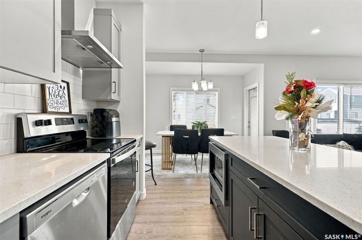 Property Photo:  348 Pepper Place  SK S7V 1S7 