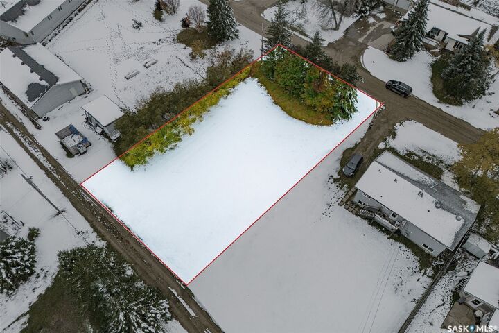 Property Photo:  304 7th Street  SK S0E 1P0 