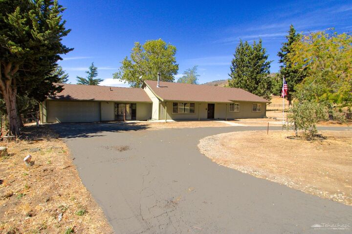 Property Photo: 23821 Coyote Court CA 93561