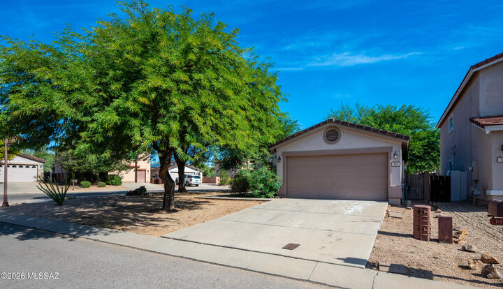Property Photo:  317 E Atlas Cedar Place  AZ 85629 