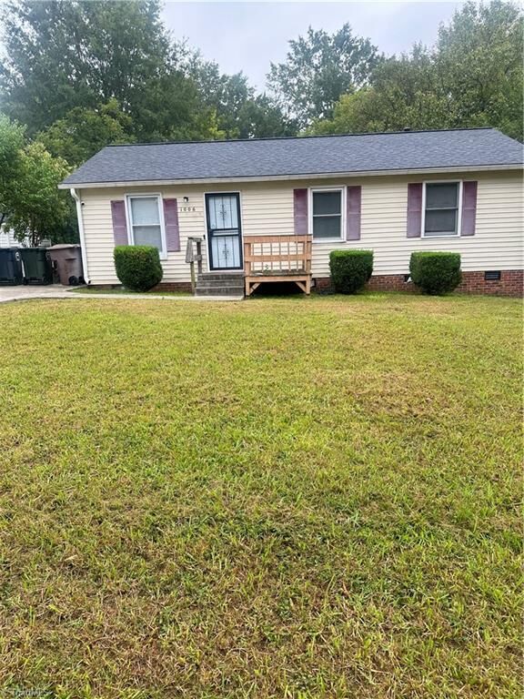 Property Photo:  1006 Tuscaloosa Street  NC 27406 