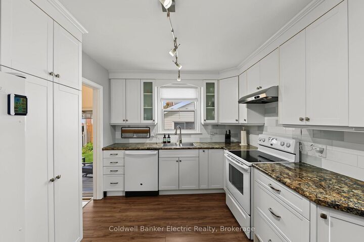 Property Photo:  440 Howden Street  ON K9J 4B3 