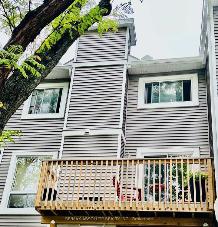 Property Photo:  420 Fenerty Court 8  ON K2L 3A9 
