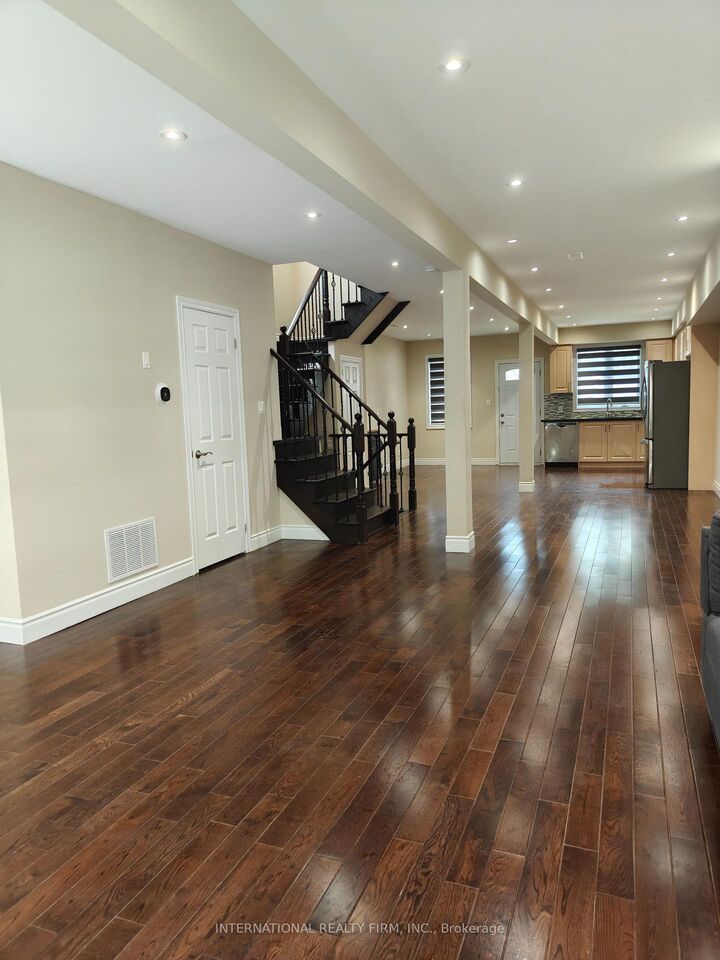 Property Photo:  86 Patterson Avenue  ON M1L 3Y4 