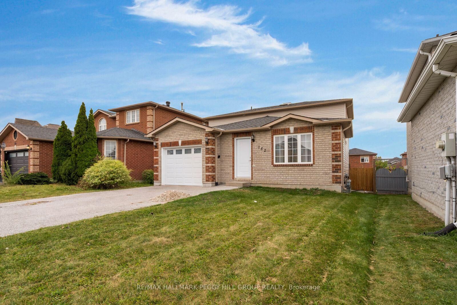 Property Photo:  152 Madelaine Drive Upper  ON L4N 0N1 