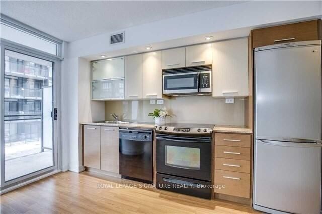 Property Photo:  8 Telegram Mews 623  ON M5V 3Z5 