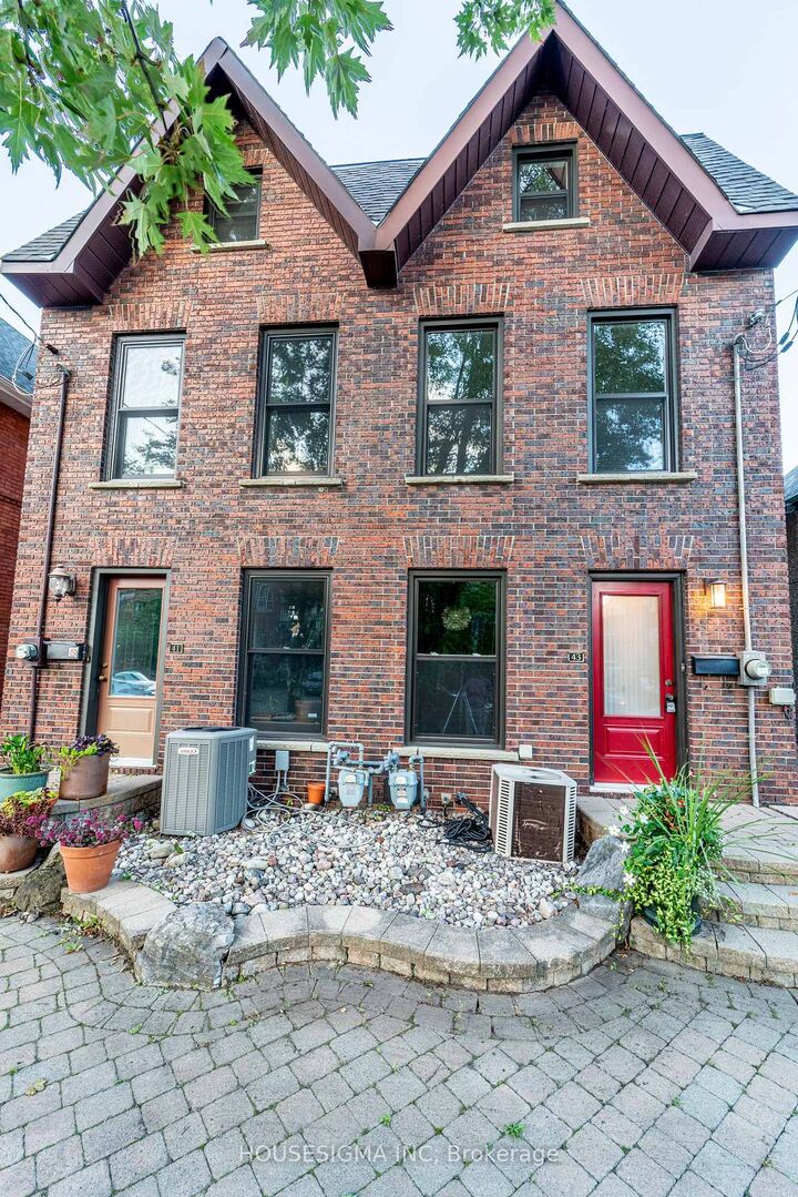 Property Photo:  43 Sweetland Avenue  ON K1N 7T7 
