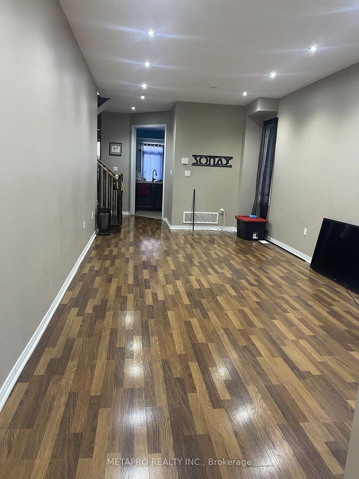 Property Photo:  54 Snowshoe Lane E  ON L6R 0J6 