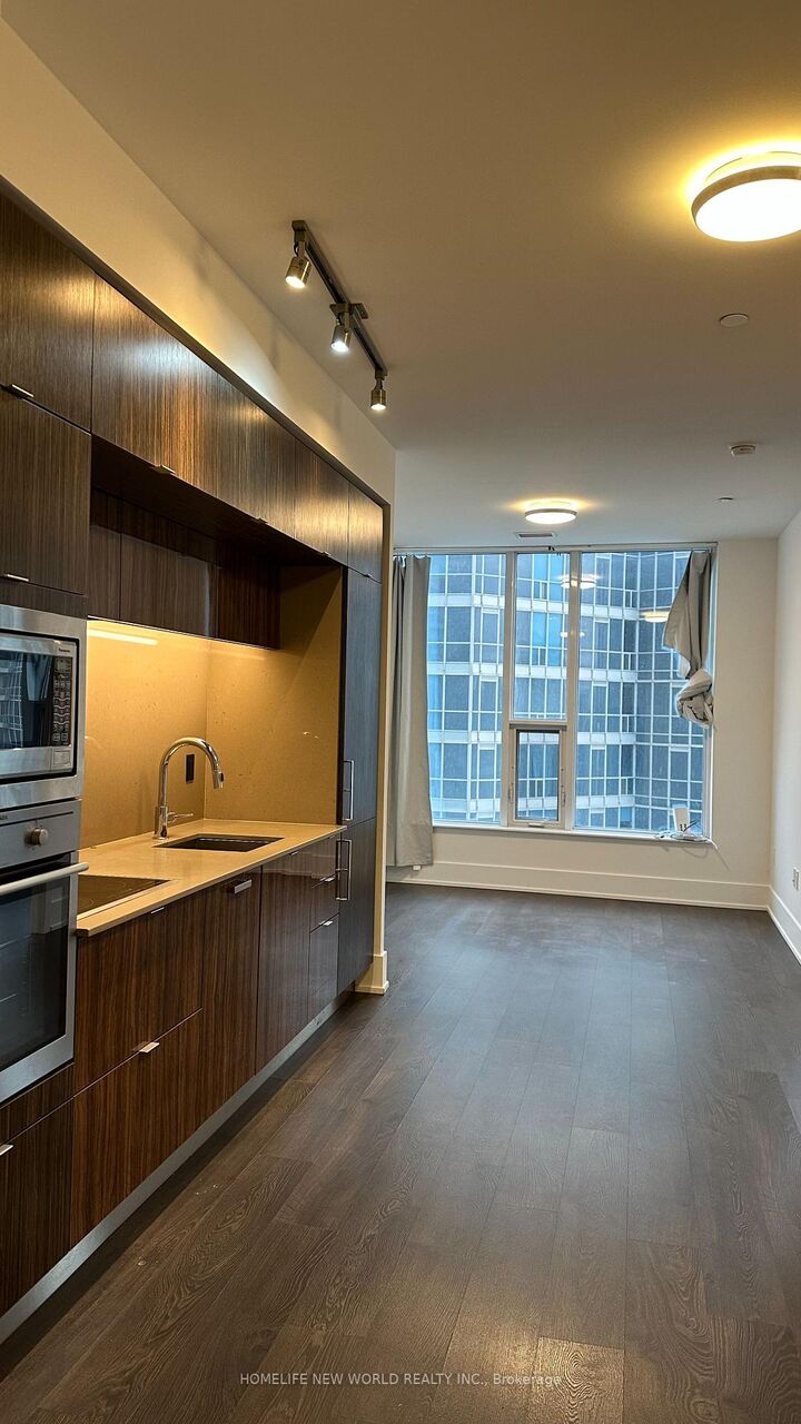 Property Photo:  10 York Street 3306  ON M5J 2Z2 