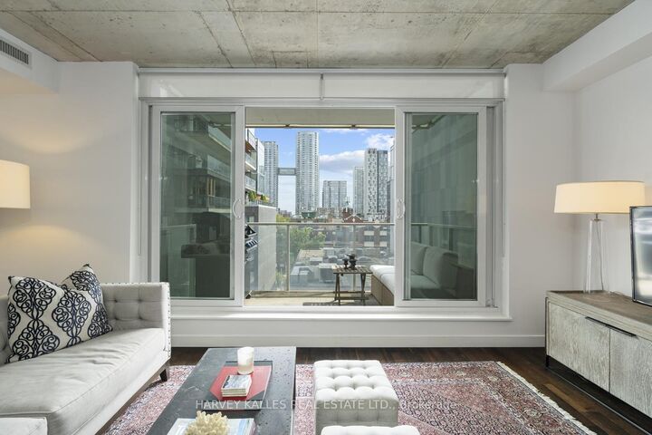 Property Photo:  75 Portland Street 722  ON M5V 2M9 