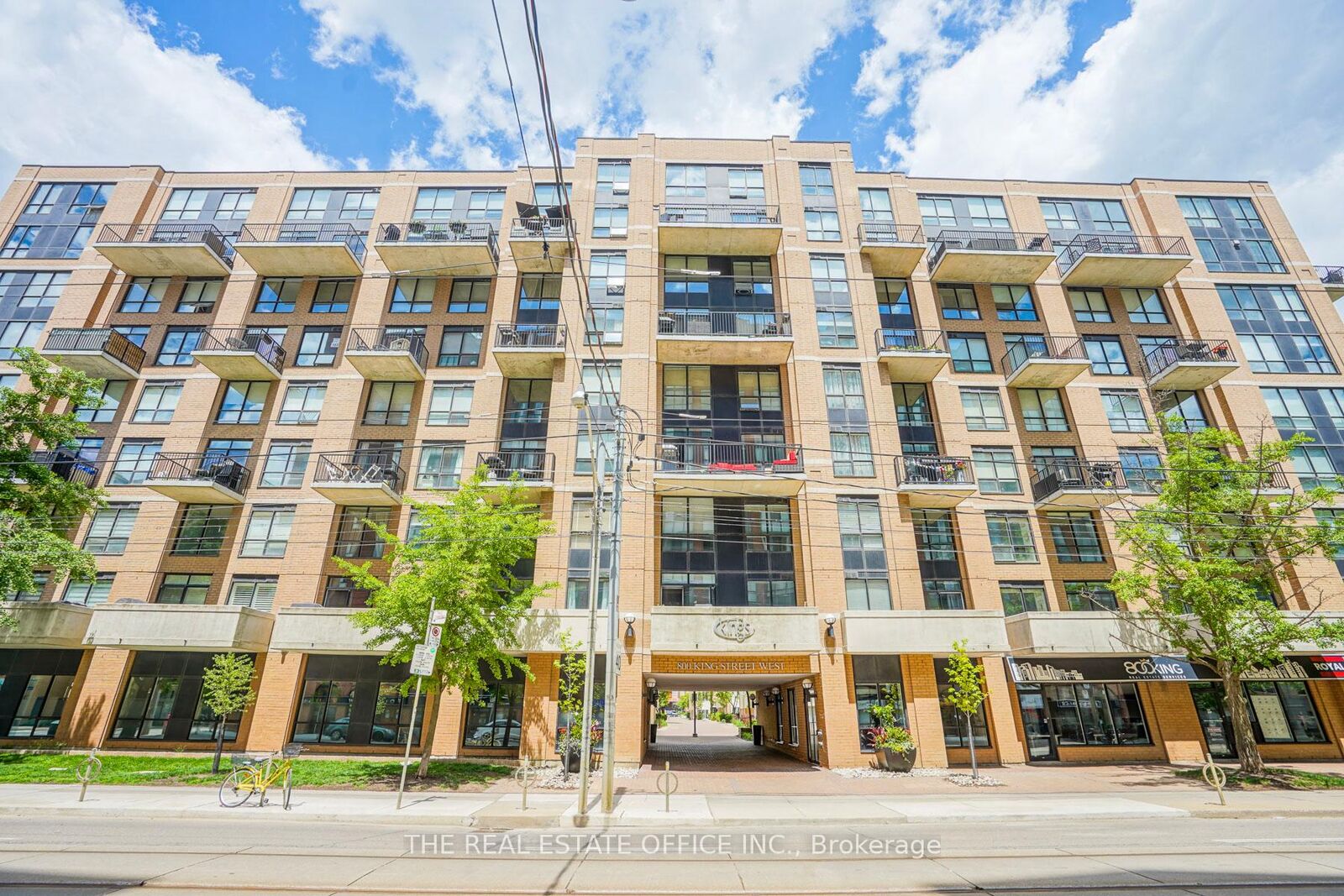 Property Photo:  800 King Street W 414  ON M5V 3M7 