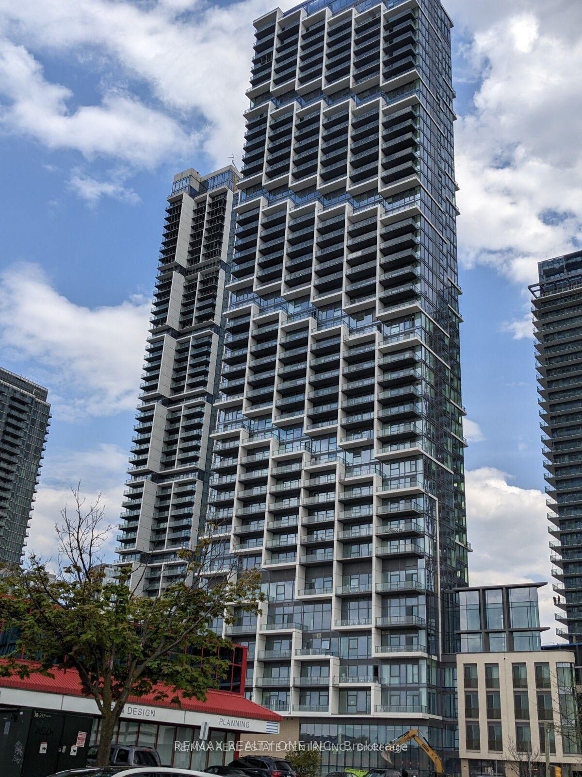 Property Photo: 1000 Portage Parkway 3915 ON L4K 0L1