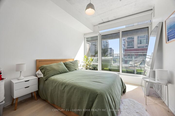 Property Photo:  333 Adelaide Street E 903  ON M5A 4T4 