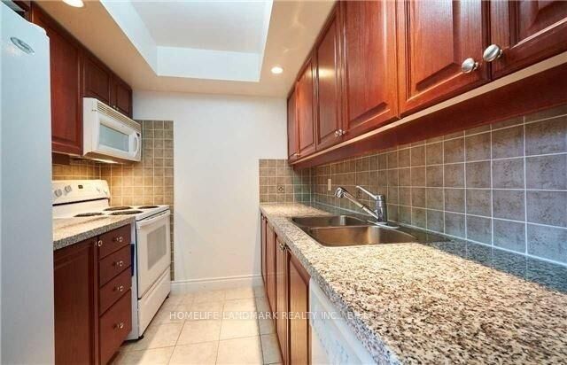 Property Photo:  10 Northtown Way 501  ON M2N 7L4 