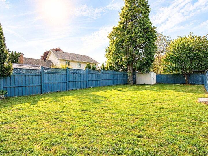 Property Photo:  1 Caithness Court  ON N5X 3S2 