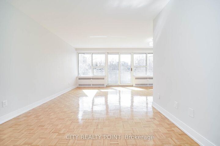 Property Photo:  10 Shallmar Boulevard 907  ON M5N 1J4 