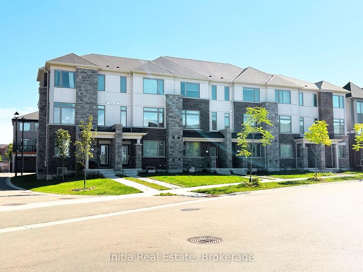 Property Photo:  176 Lageer Drive  ON L4A 5G2 