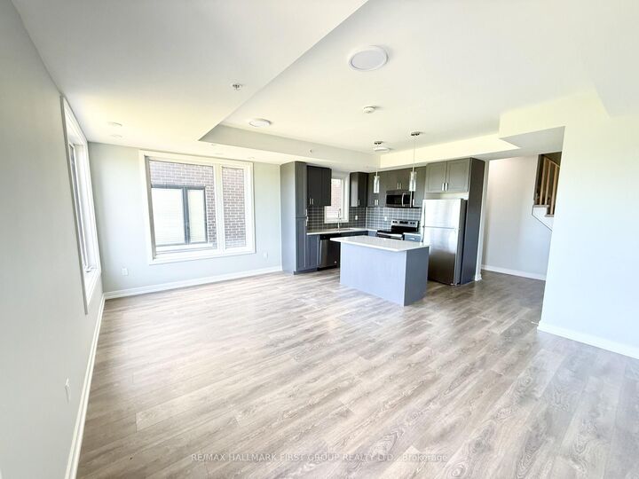 Property Photo:  1555 Kingston Road 318  ON L1V 0E9 