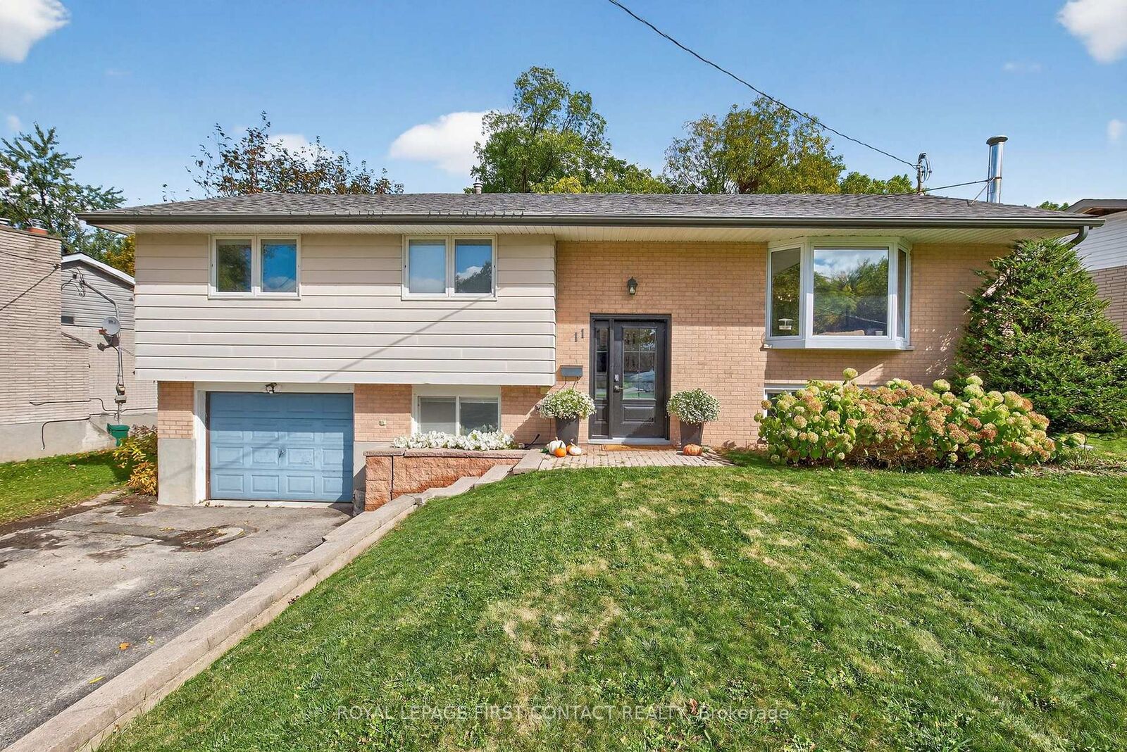 Property Photo:  11 Maclaren Avenue  ON L4N 3Y1 