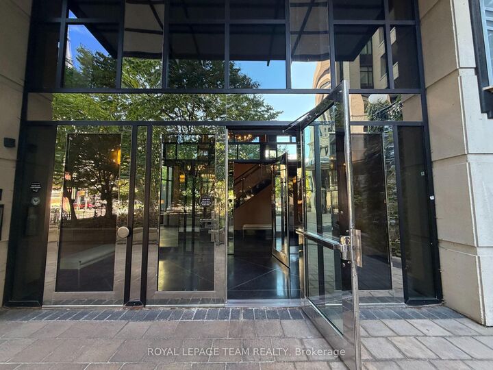 Property Photo:  235 Kent Street 911  ON K2P 1Z9 