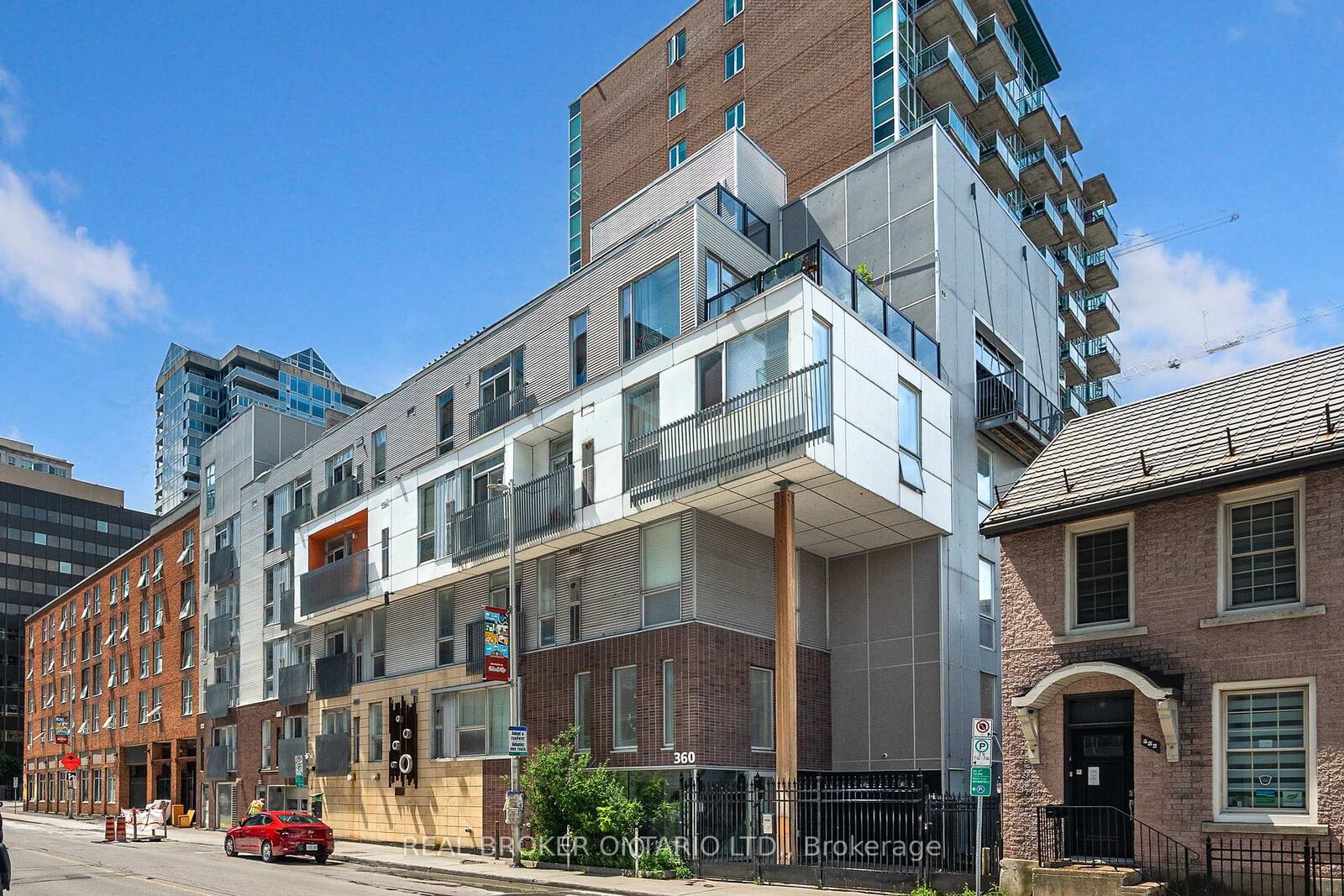Property Photo:  360 Cumberland Street 201  ON K1N 0B1 