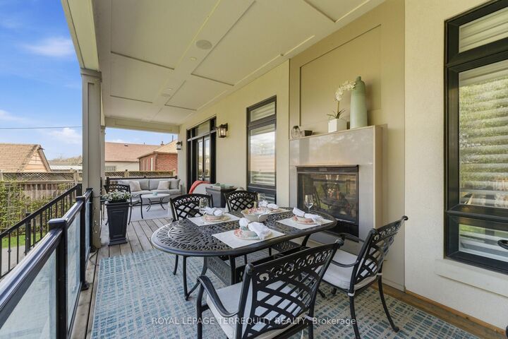 Property Photo:  130 Edgecroft Road  ON M8Z 2C3 