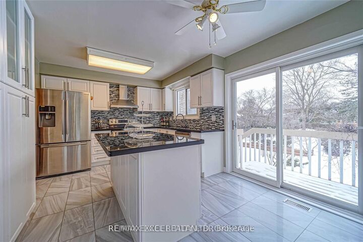 Property Photo:  83 Squire Bakers Lane Upper  ON L3P 3H1 