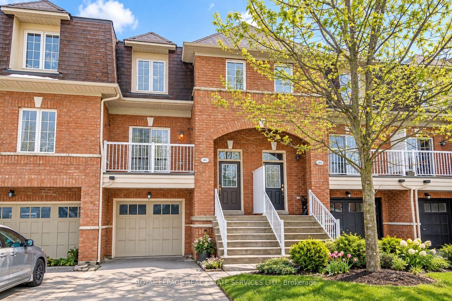Property Photo:  2353 Saddlecreek Crescent  ON L6M 5J7 