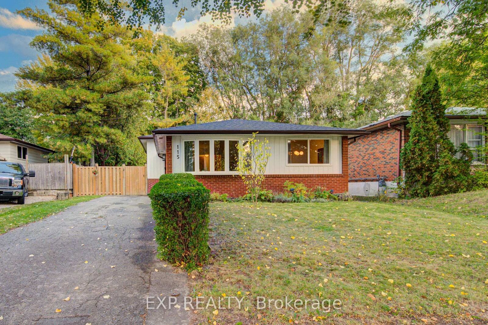 Property Photo:  115 Chopin Drive  ON N2M 2G3 