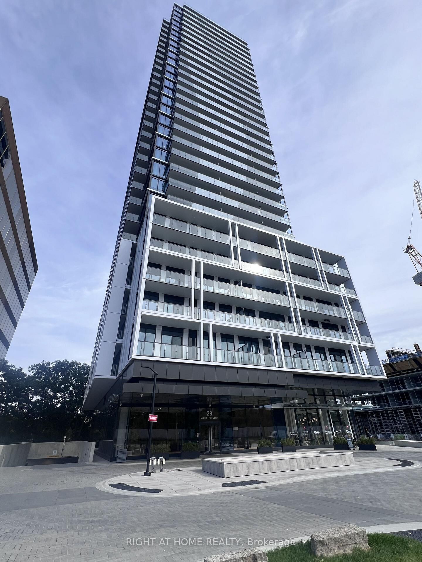 Property Photo:  29 Green Trail Court 1607  ON M2K 0J9 