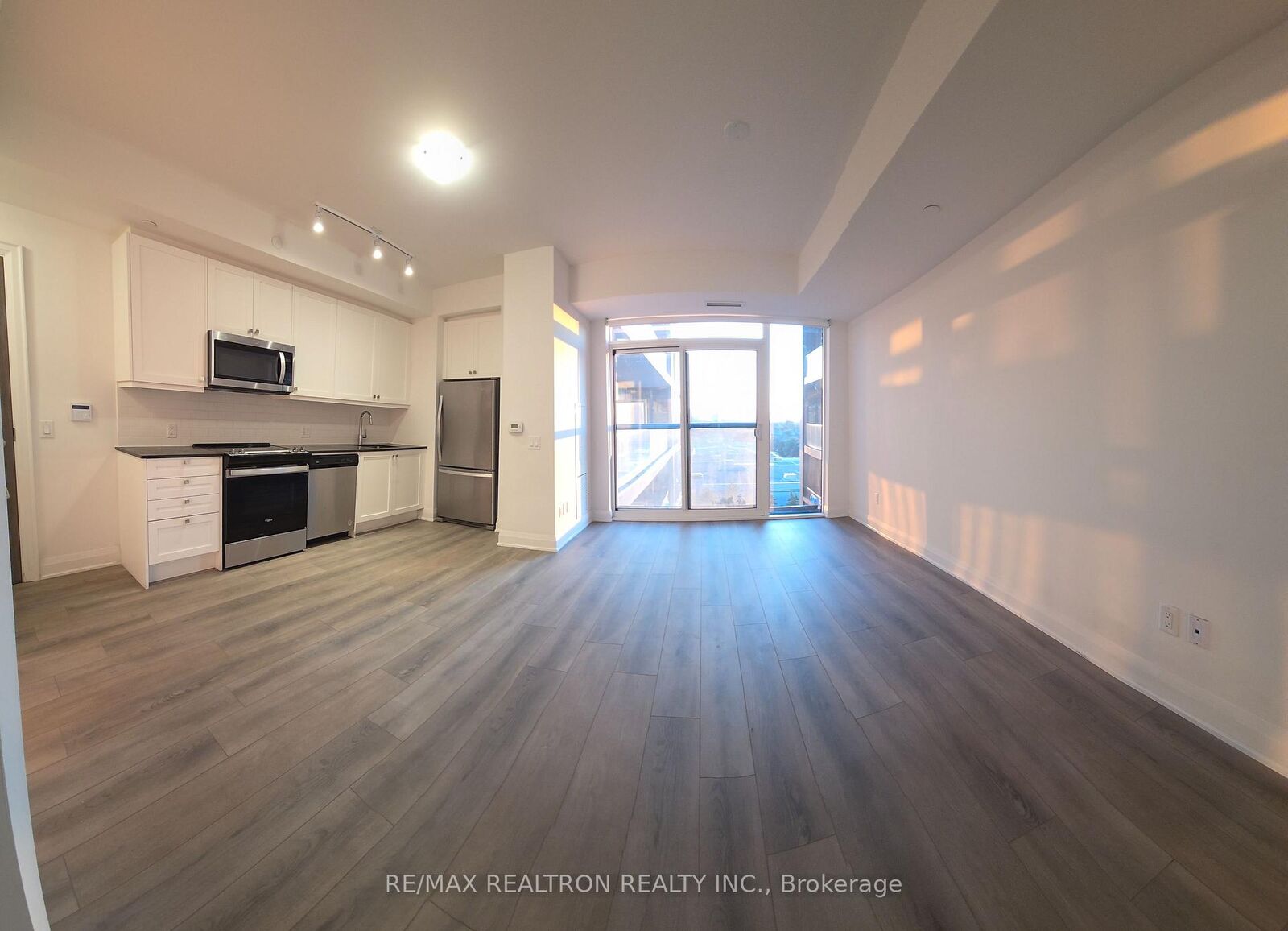 Property Photo:  10 Gatineau Drive 709  ON L4J 0L2 