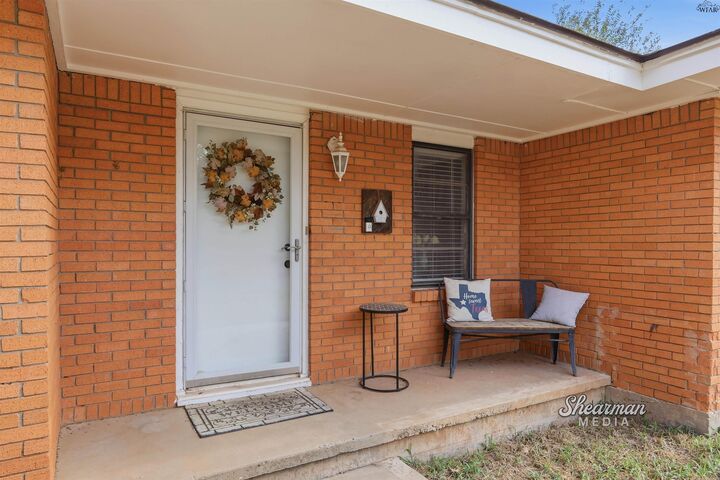 Property Photo:  309 S Holly Drive  TX 76354 