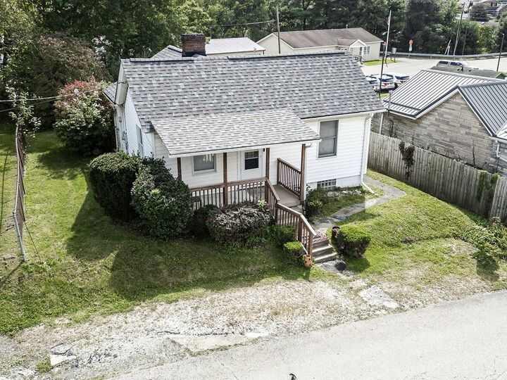 Property Photo: 817 Isobel Street PA 15049