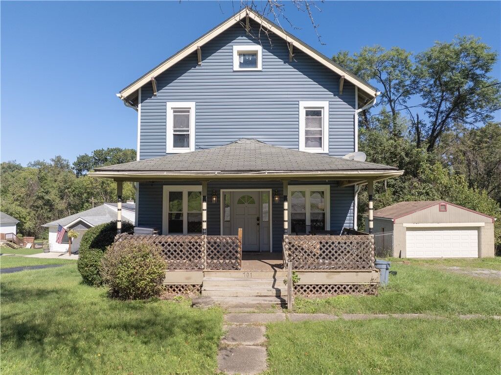 Property Photo:  701 Stanley Ave  PA 15144 