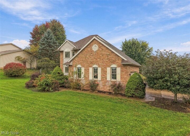 Property Photo: 701 Glencarlyn Avenue OH 44641