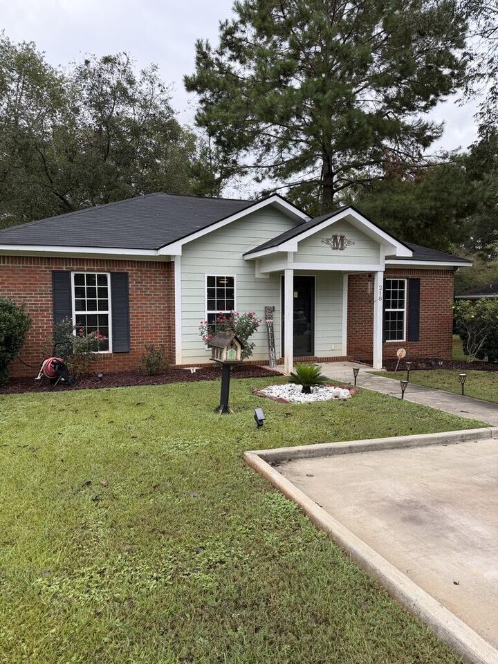 Property Photo: 218 Glade Lane GA 31721