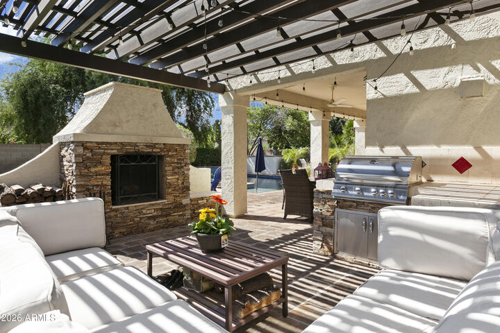 Property Photo:  6737 E Evans Drive  AZ 85254 